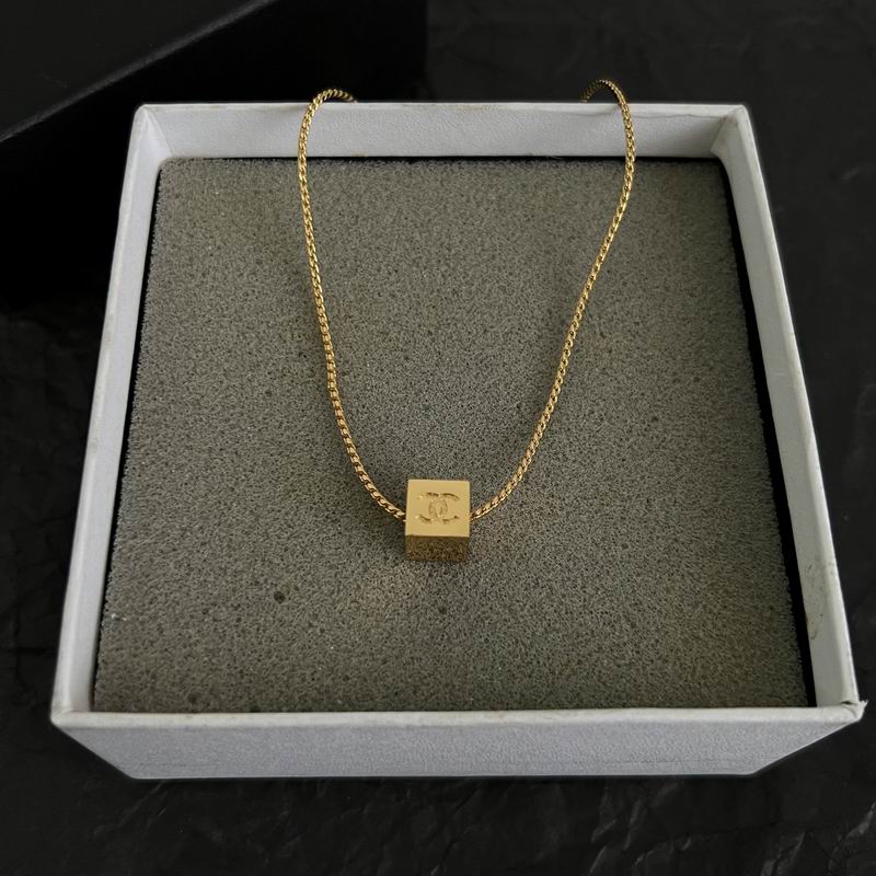 Chanel Necklace 04yxs153 (9)
