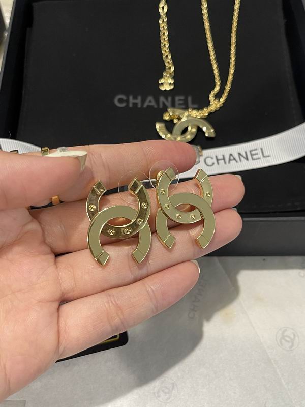 Chanel Suits 04yxs50 (4)