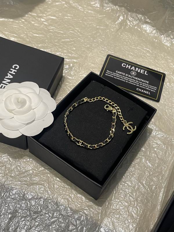 Chanel Suits 04yxs51 (4)