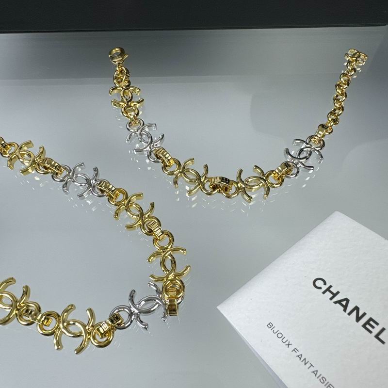 Chanel Suits 04yxs57 (14)