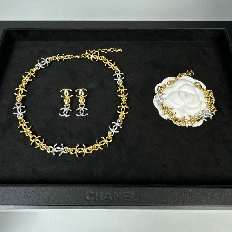 Chanel Suits 04yxs57 (19)