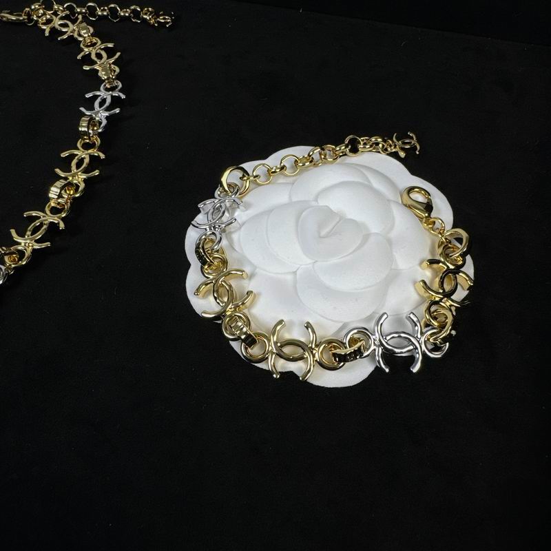 Chanel Suits 04yxs57 (5)