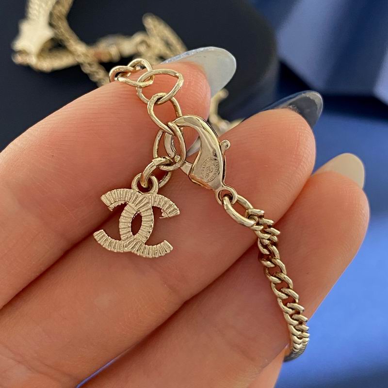 Chanel Suits 04yxs60 (25)
