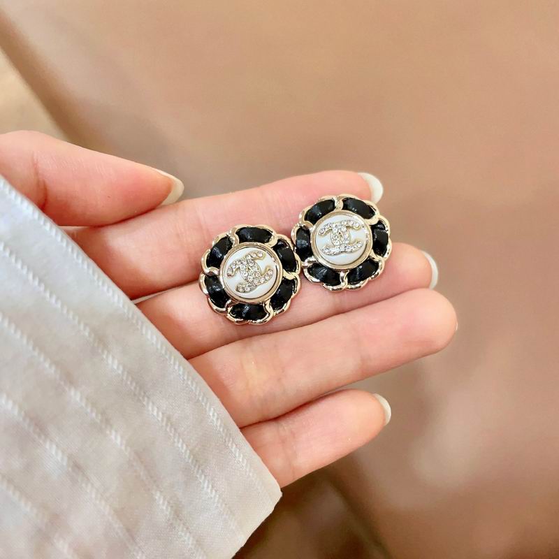 Chanel Suits 04yxs63 (3)