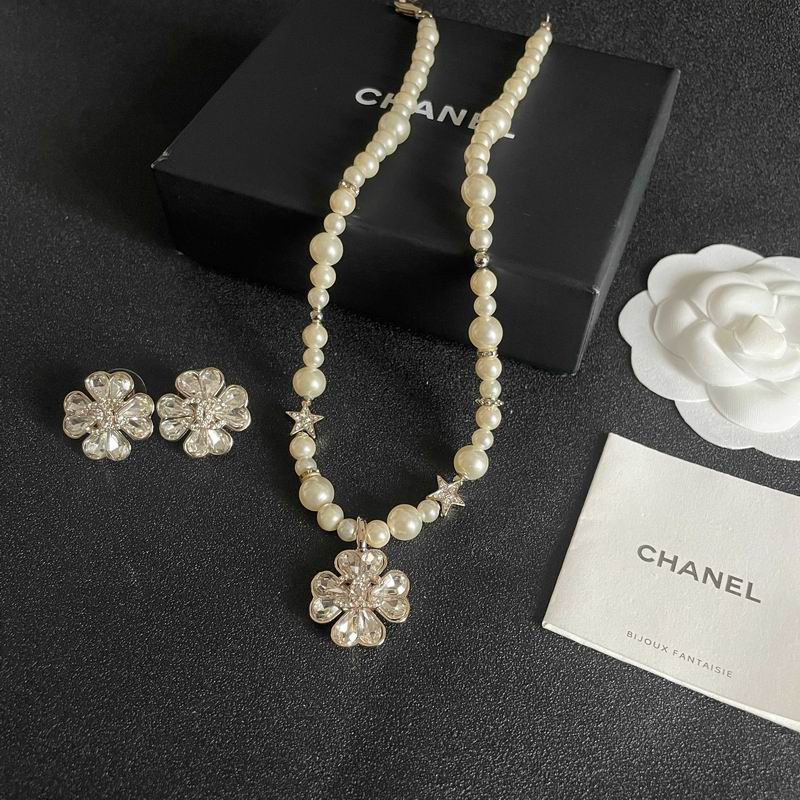 Chanel Suits 04yxs64 (1)