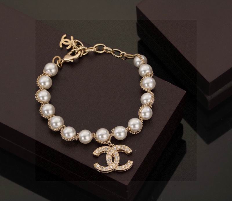 Chanel Suits 05yxs73 (2)
