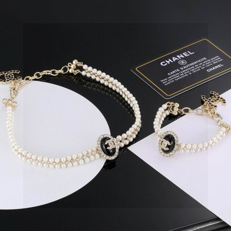 Chanel Suits 05yxs74 (5)