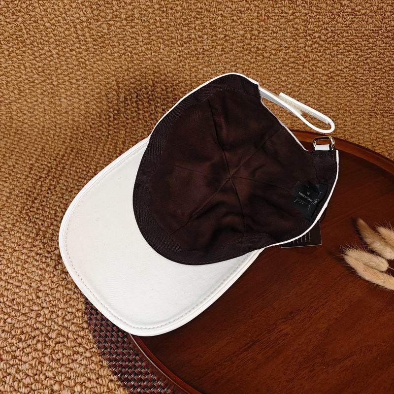 Chanel cap dx (751)