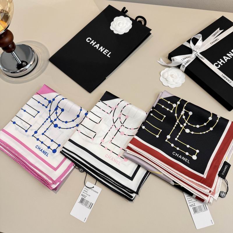 Chanel silk scarf 90X90cm E11 (1)