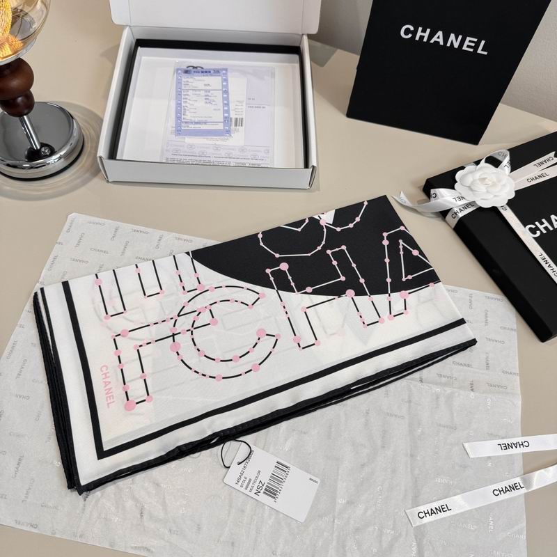 Chanel silk scarf 90X90cm E11 (17)