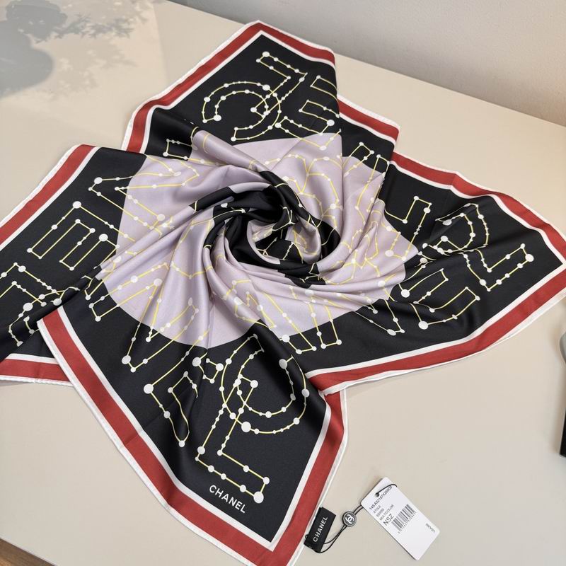 Chanel silk scarf 90X90cm E11 (20)