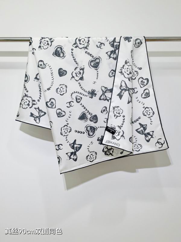 Chanel silk scarf 90X90cm E19 (12)