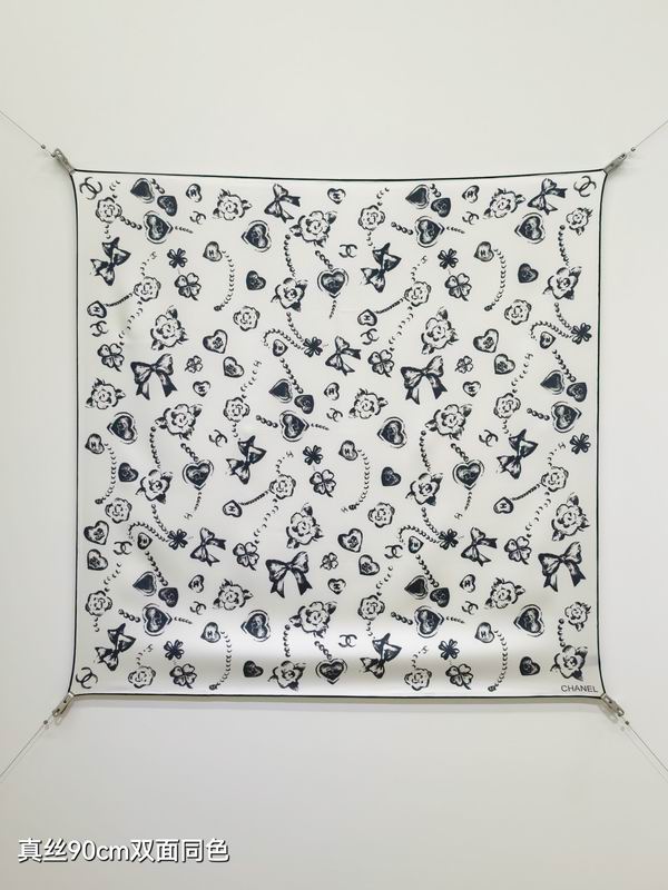 Chanel silk scarf 90X90cm E19 (17)