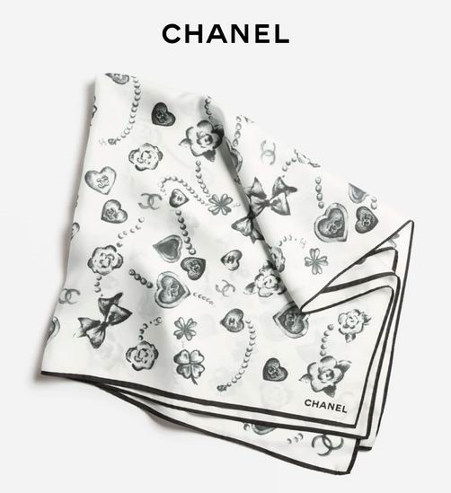 Chanel silk scarf 90X90cm E19 (18)