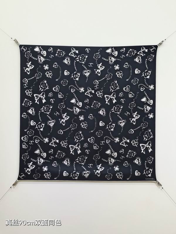 Chanel silk scarf 90X90cm E19 (8)
