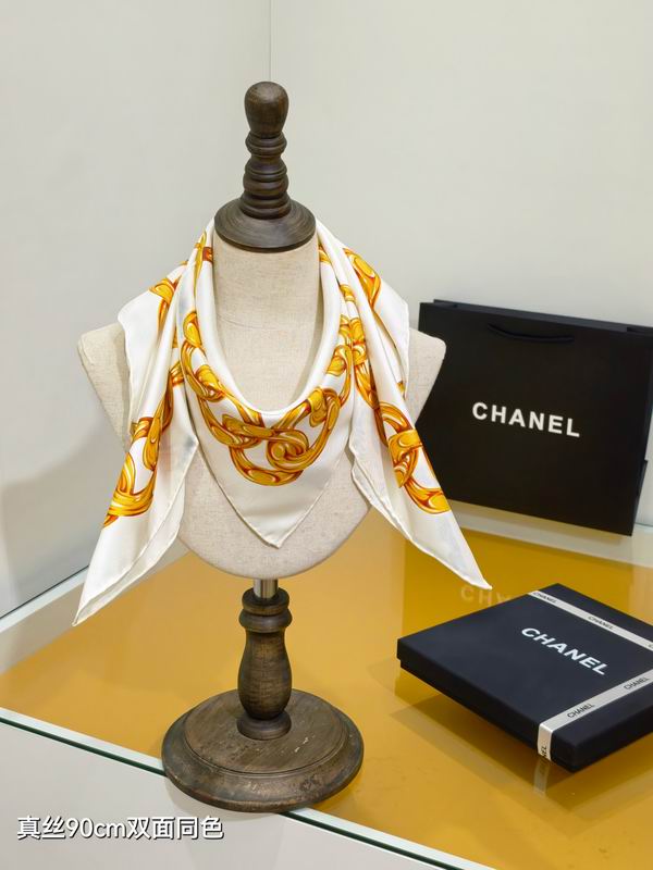 Chanel silk scarf 90X90cm E26 (1)