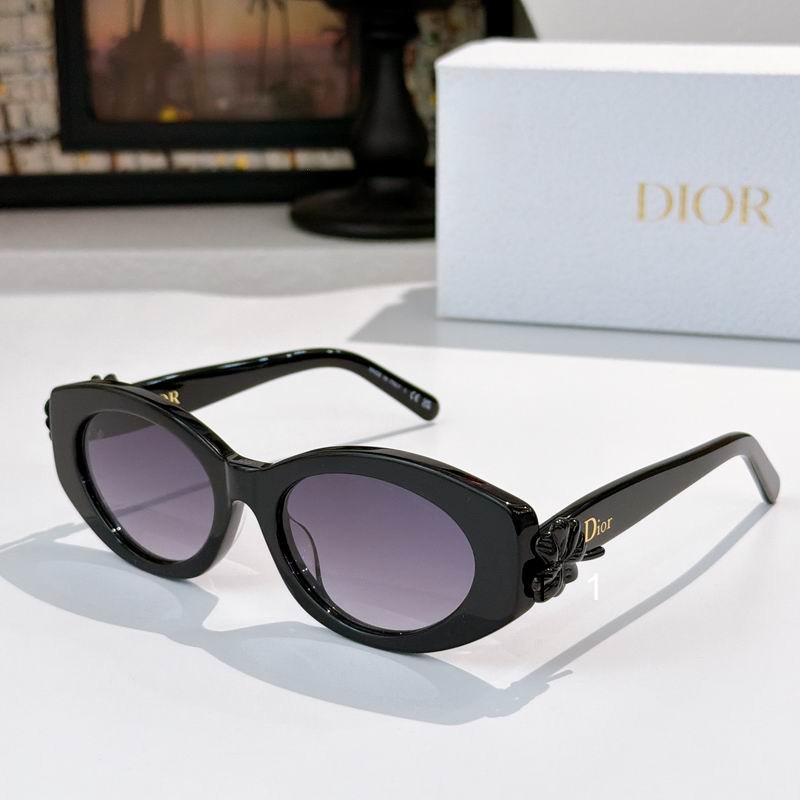 Dior Clover 54 19-140 a02