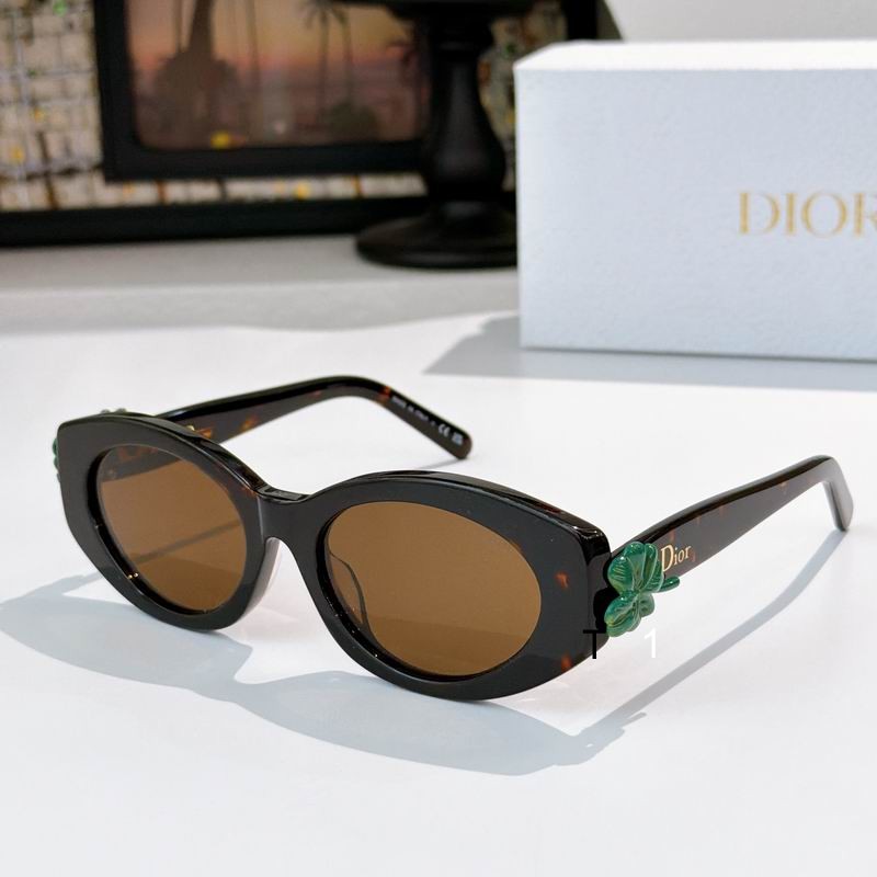 Dior Clover 54 19-140 a05