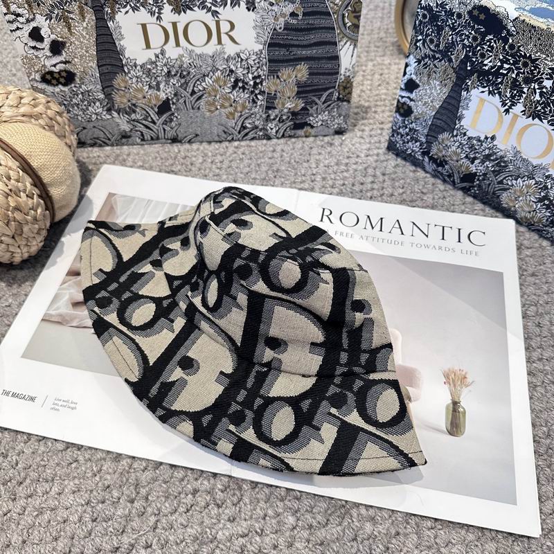 Dior hat dx (422)