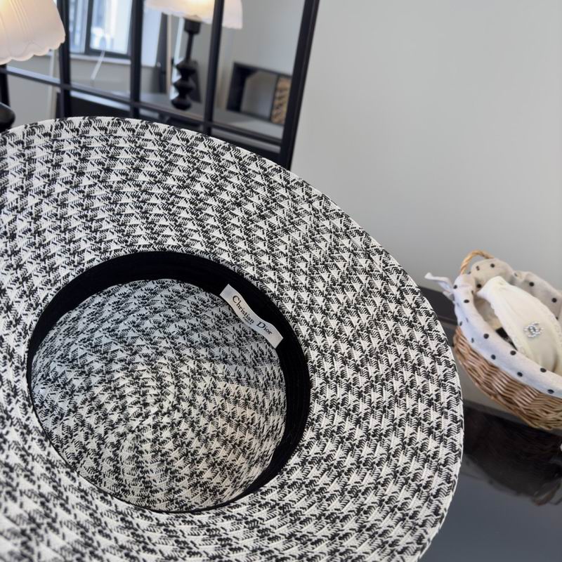 Dior top hat (857)