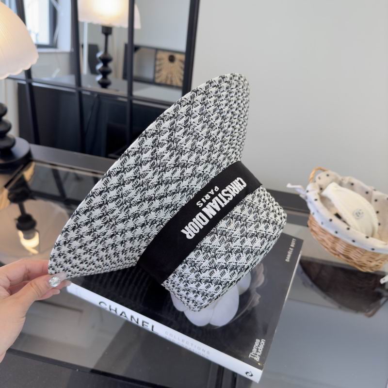 Dior top hat (861)