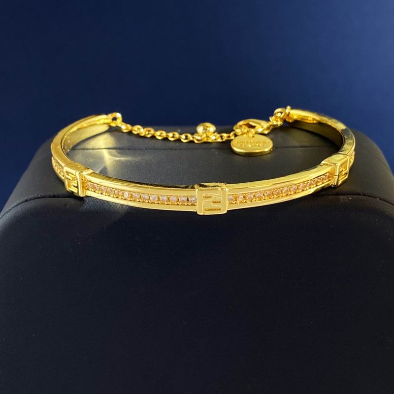 Fendi  Bracelet  03yxs01 (4)
