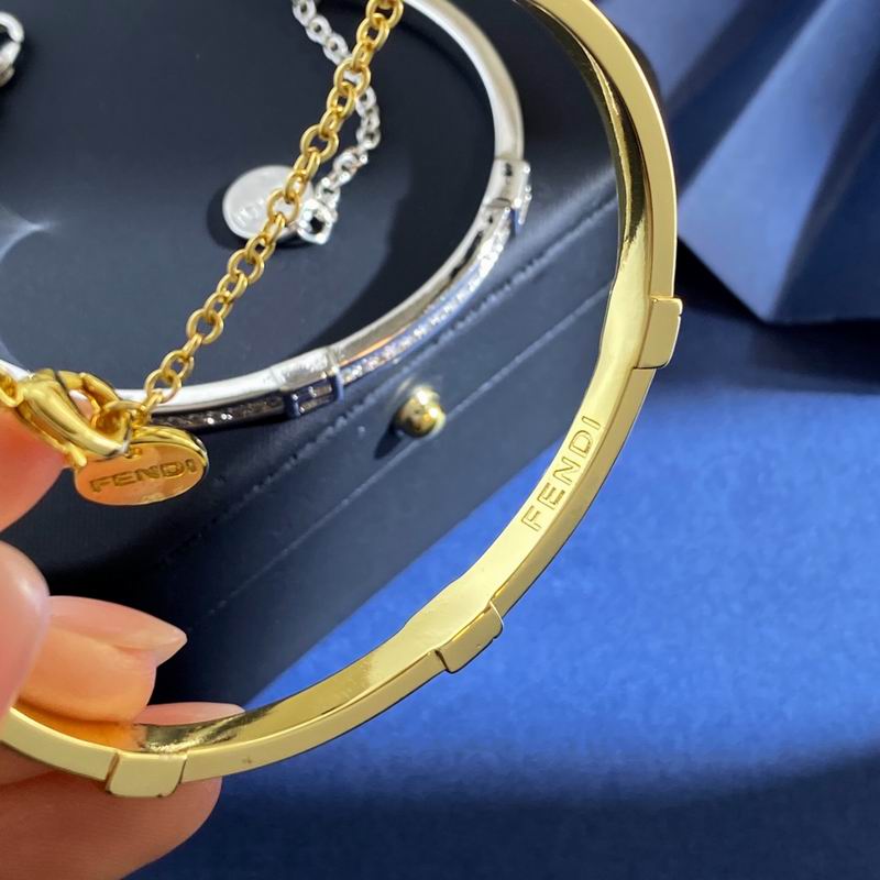 Fendi  Bracelet  03yxs01 (9)