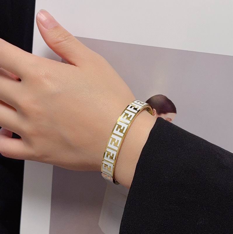 Fendi  Bracelet  05yxs01 (2)