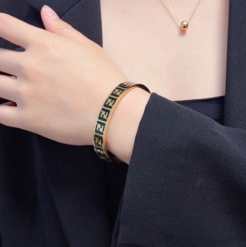 Fendi  Bracelet  05yxs01 (3)
