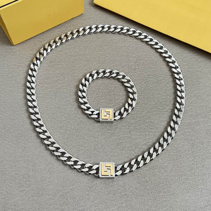 Fendi  Suits 02yxs01 (5)