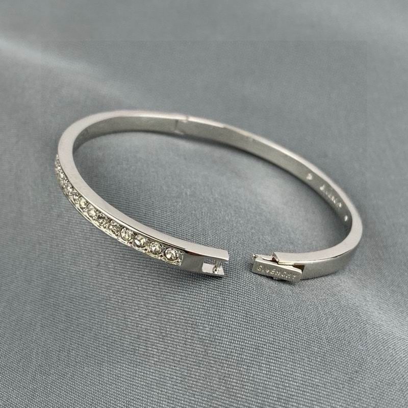Givenchy  Bracelet  03yxs01 (8)