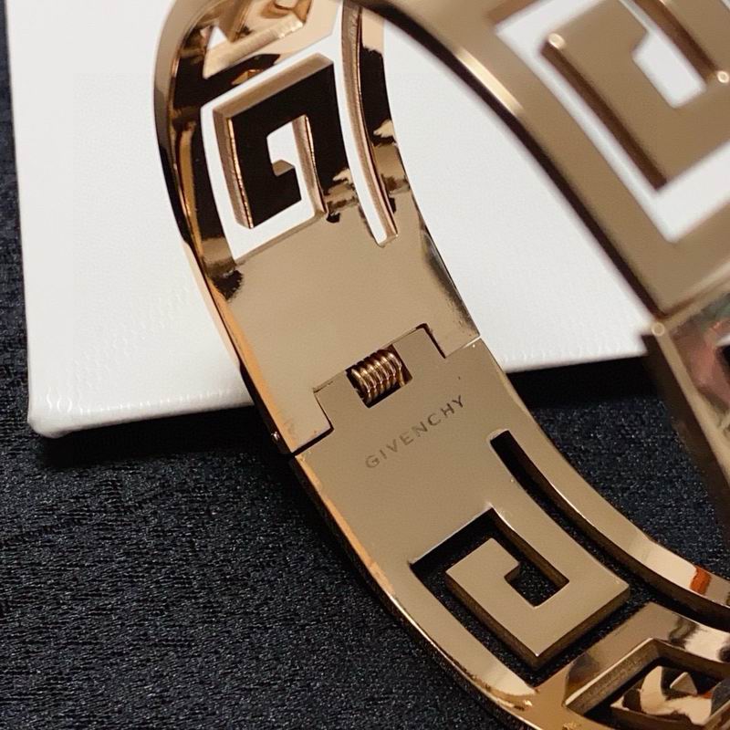 Givenchy  Bracelet  03yxs04 (3)