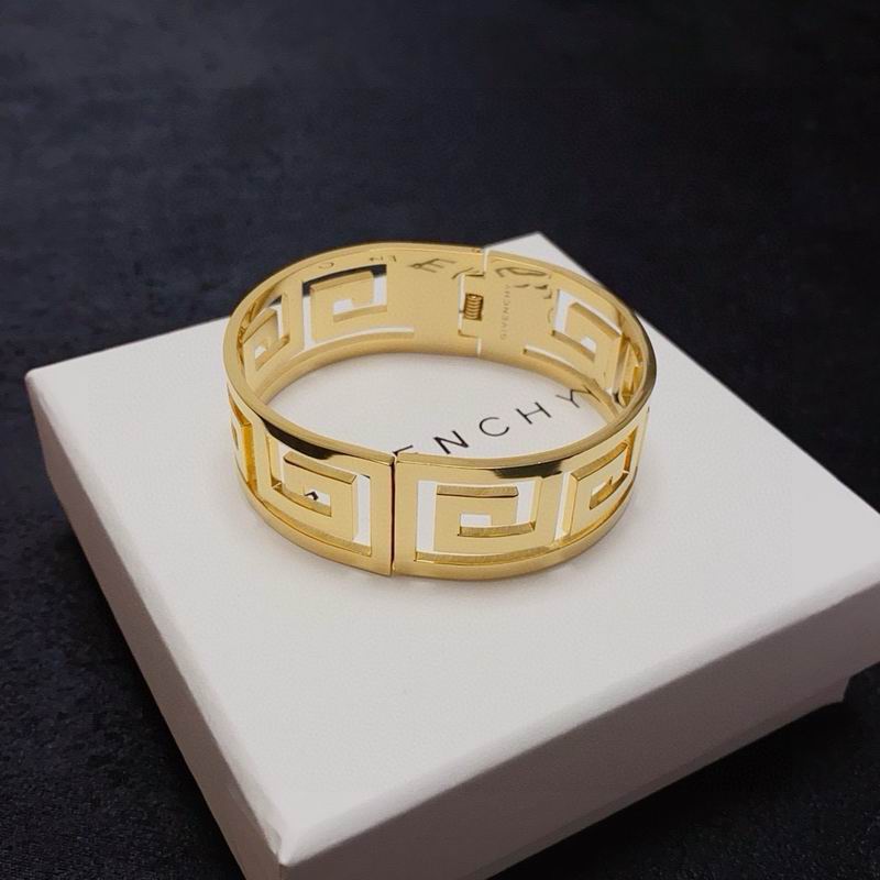 Givenchy  Bracelet  04yxs05 (14)