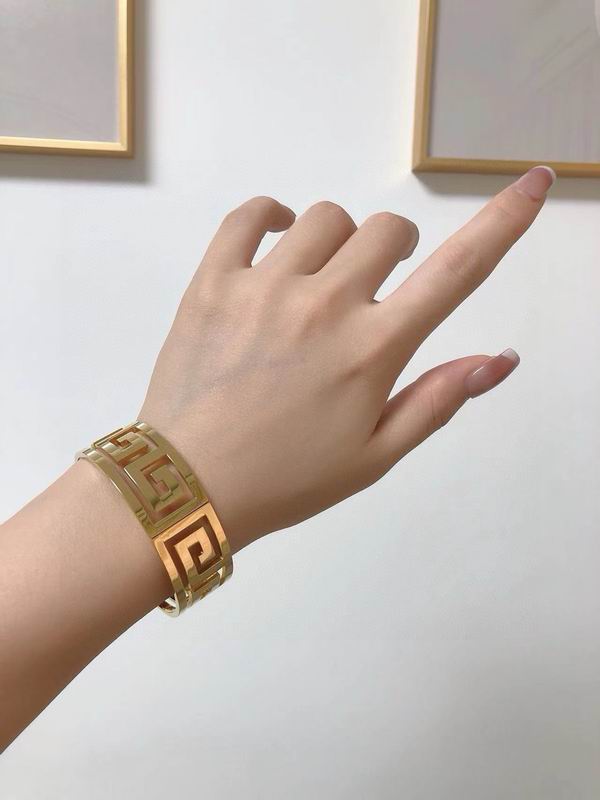 Givenchy  Bracelet  04yxs05 (7)