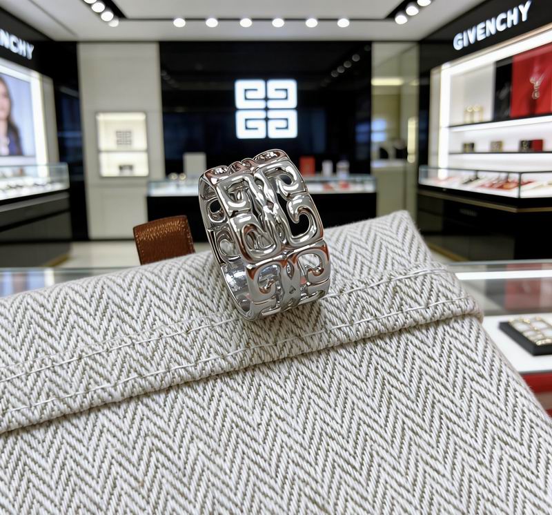Givenchy  Ring 03yxs01 (4)