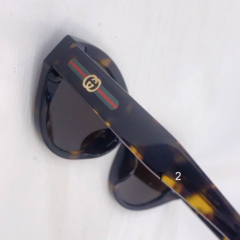 Gucci  GG2105S 52 20-145 b06