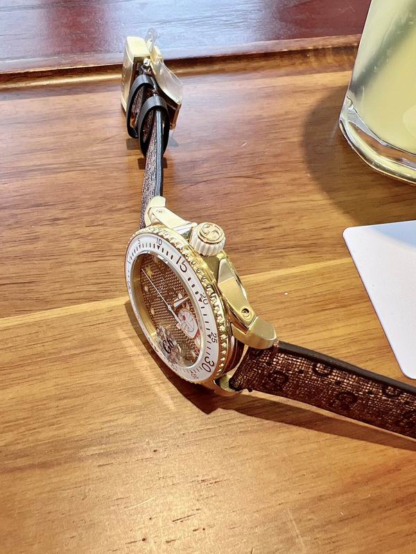 Gucci 40mm 50 (3)