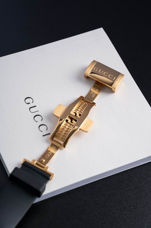 Gucci 40mm 52 (1)