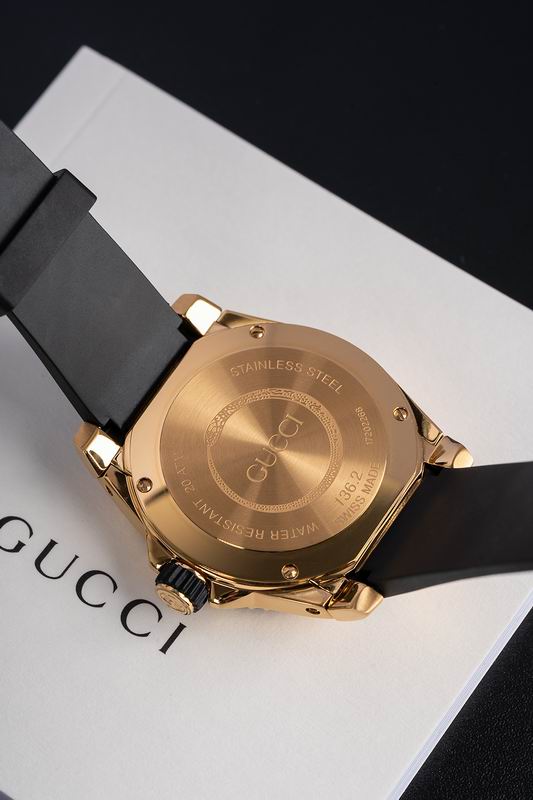 Gucci 40mm 52 (2)