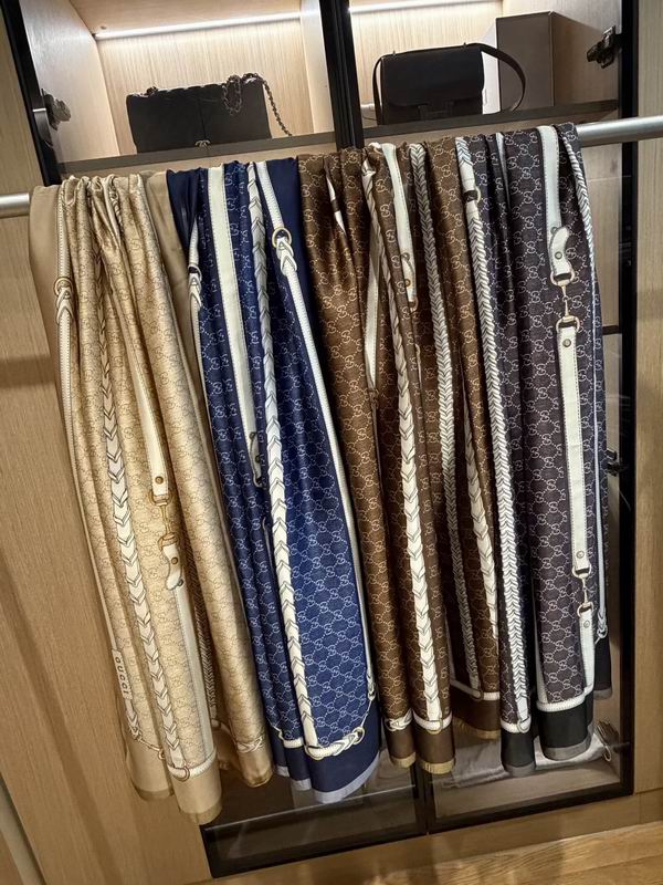 Gucci scarf 90-180cm E28 (1)