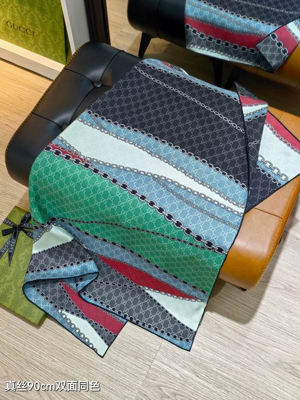 Gucci silk scarf 90X90cm E21 (7)