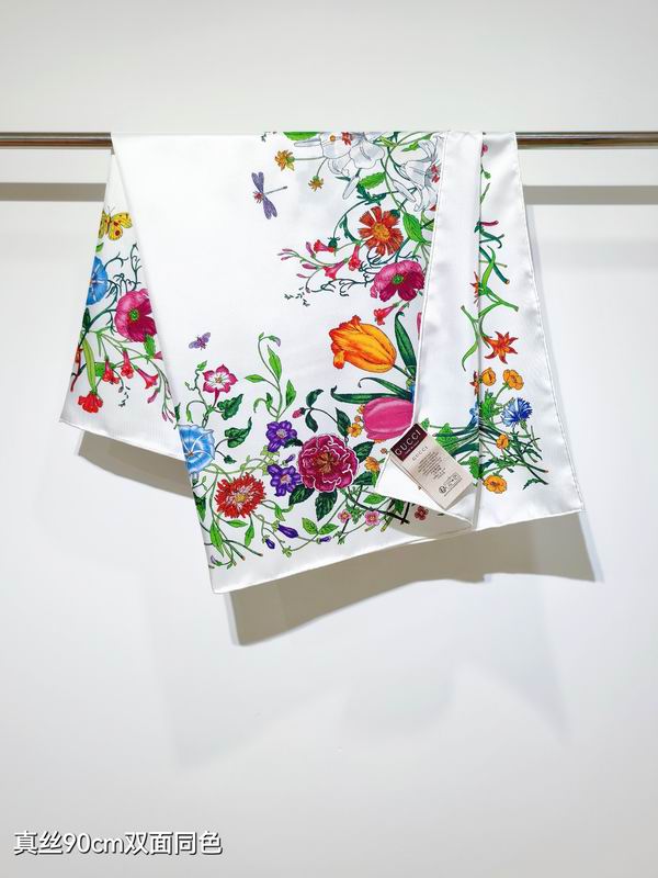 Gucci silk scarf 90X90cm E22 (13)