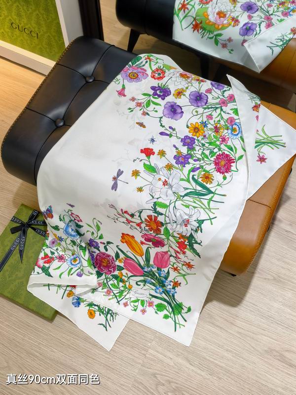 Gucci silk scarf 90X90cm E22 (16)