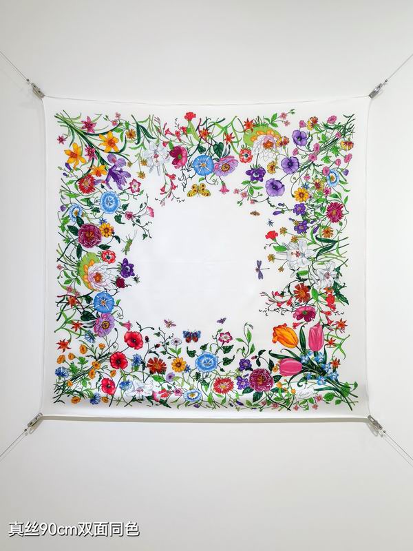 Gucci silk scarf 90X90cm E22 (18)
