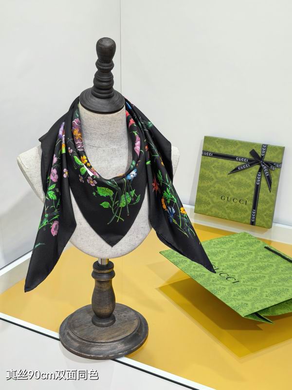 Gucci silk scarf 90X90cm E22 (2)