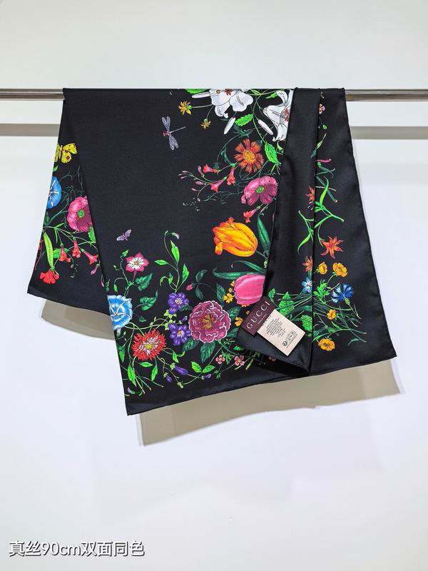 Gucci silk scarf 90X90cm E22 (3)