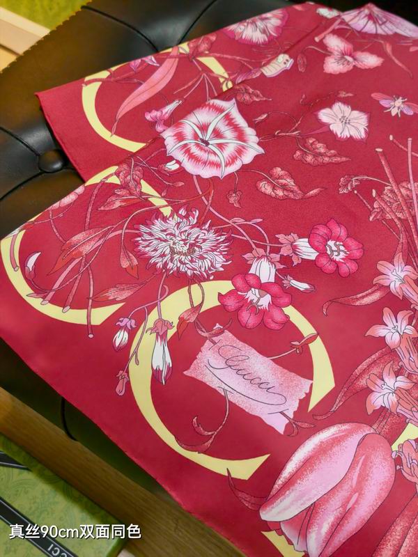 Gucci silk scarf 90X90cm E23 (14)