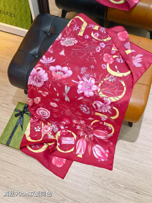 Gucci silk scarf 90X90cm E23 (15)