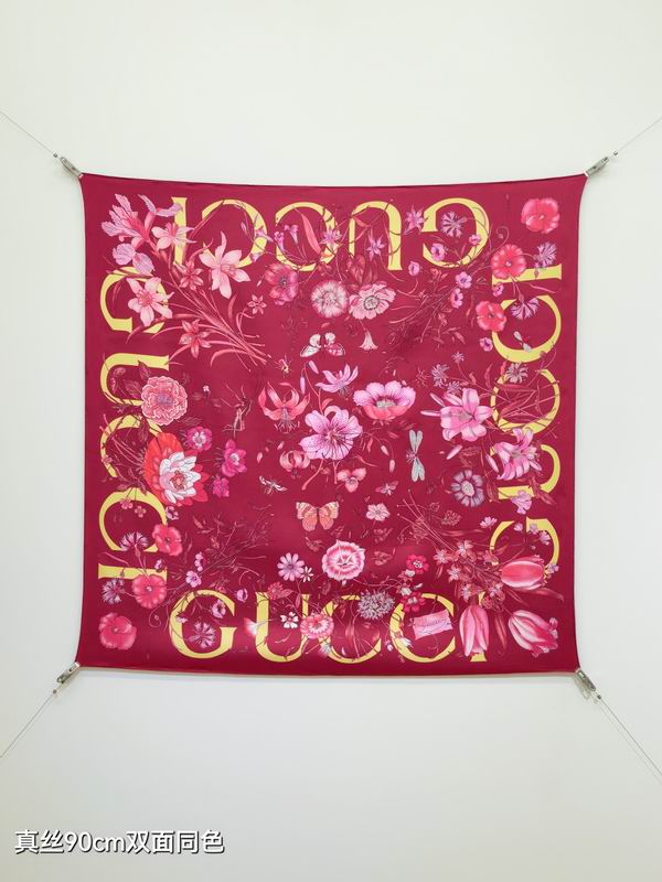 Gucci silk scarf 90X90cm E23 (17)