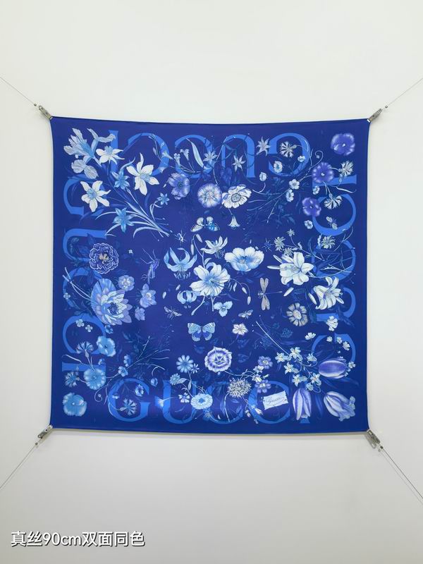 Gucci silk scarf 90X90cm E23 (8)